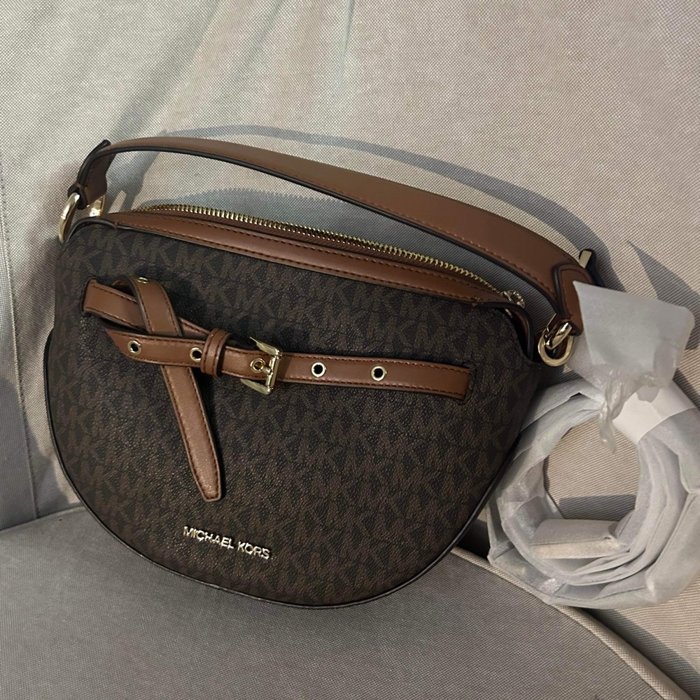 MICHAEL KORS Emilia Half moon crossbody bag
